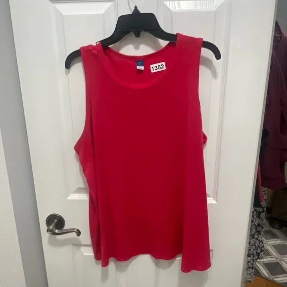 Old Navy Red Tank Top Classic Sleeveless Design - Picture 6 of 10